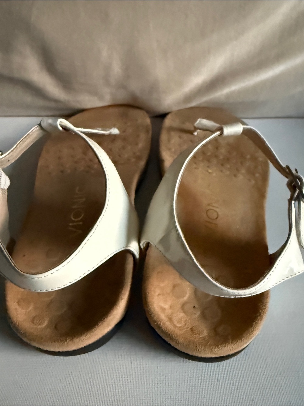 Vionic White Women's White Leather Kirra Strap Thong Sandals Size 6 - Picture 10 of 14